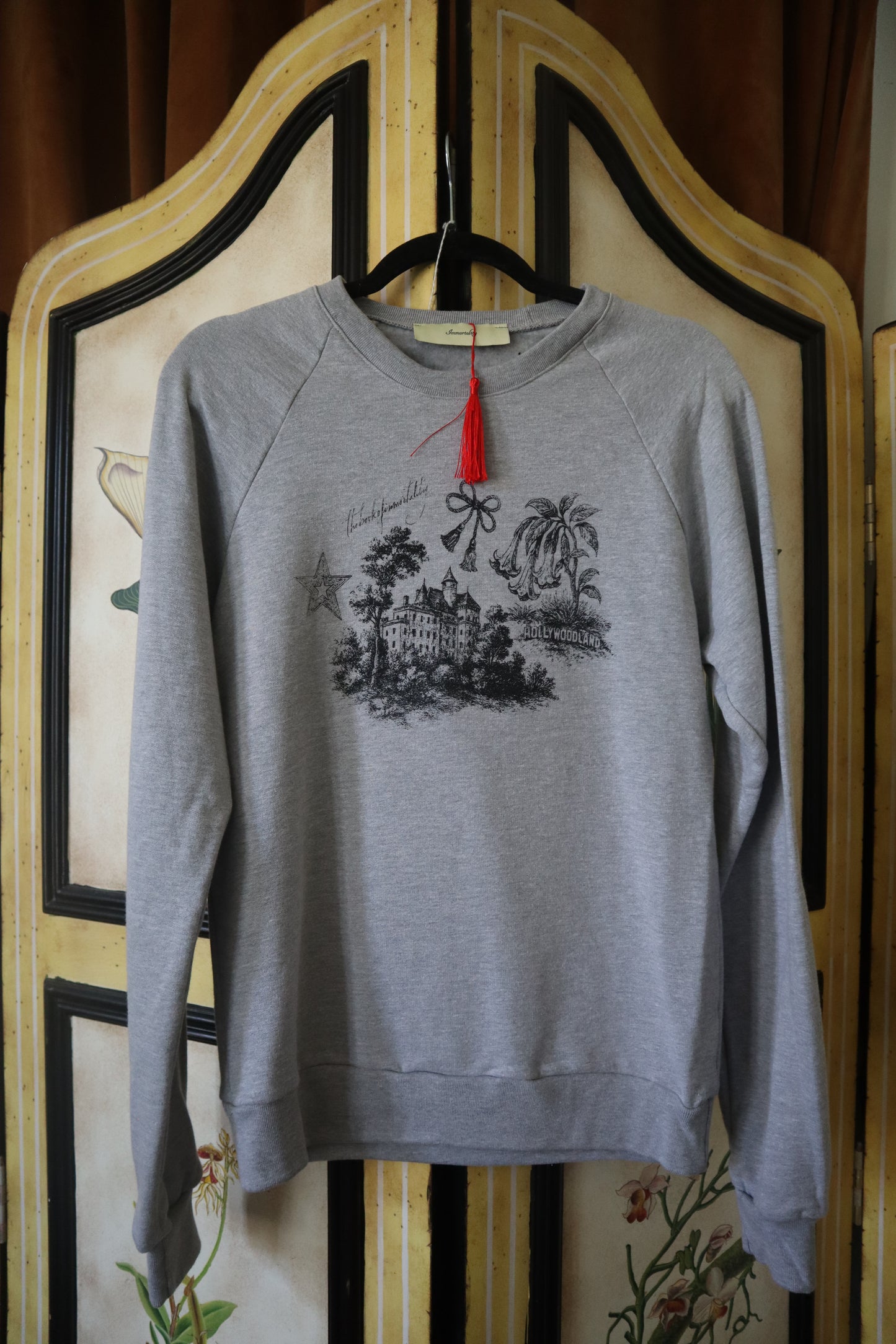 Hollywonderland Sweatshirt Small